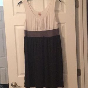 Sleeveless dress